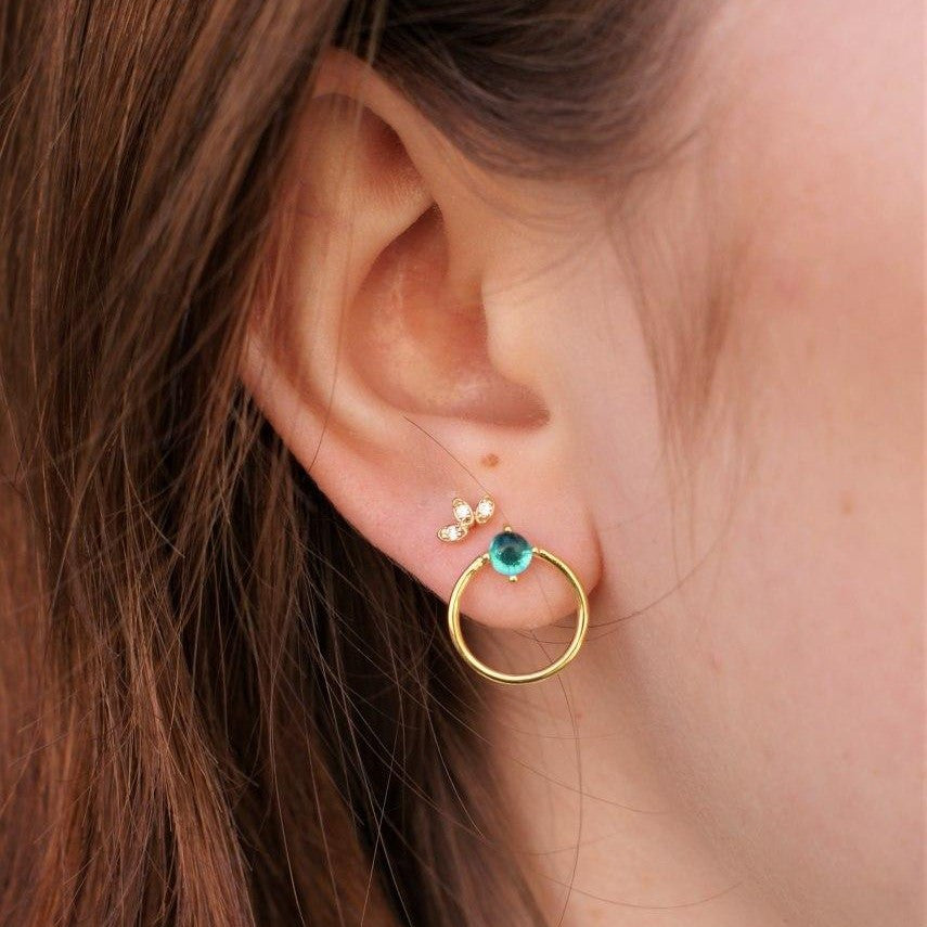 Gold earrings with zircons