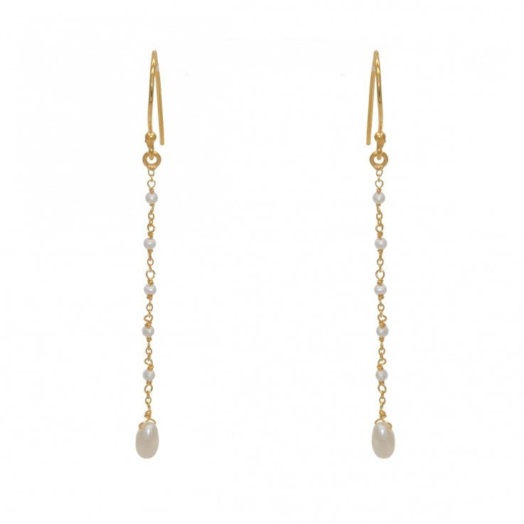Gentle pearl earrings