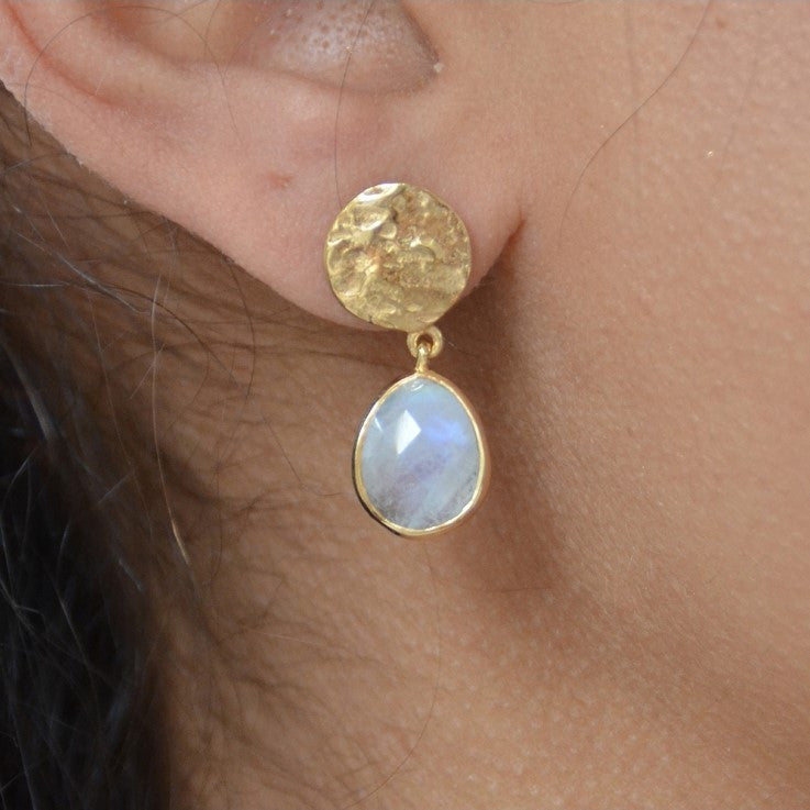 Studs with moonstone