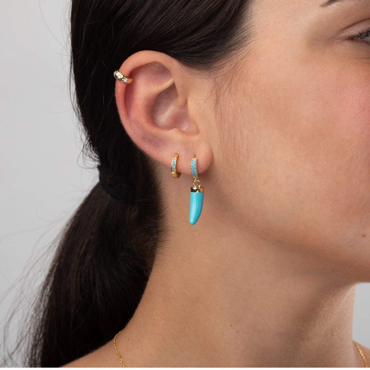 Zlatý ear cuff