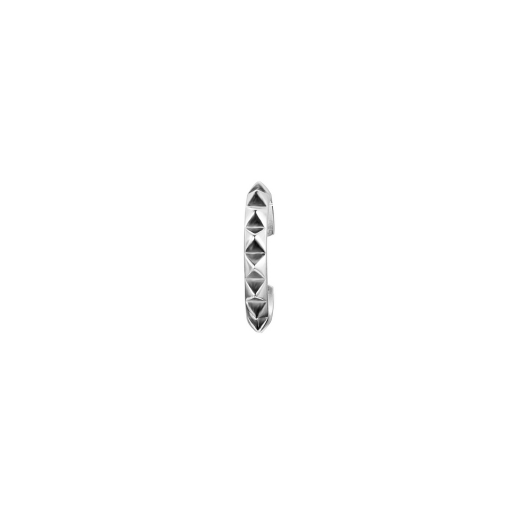 Stříbrný ear cuff