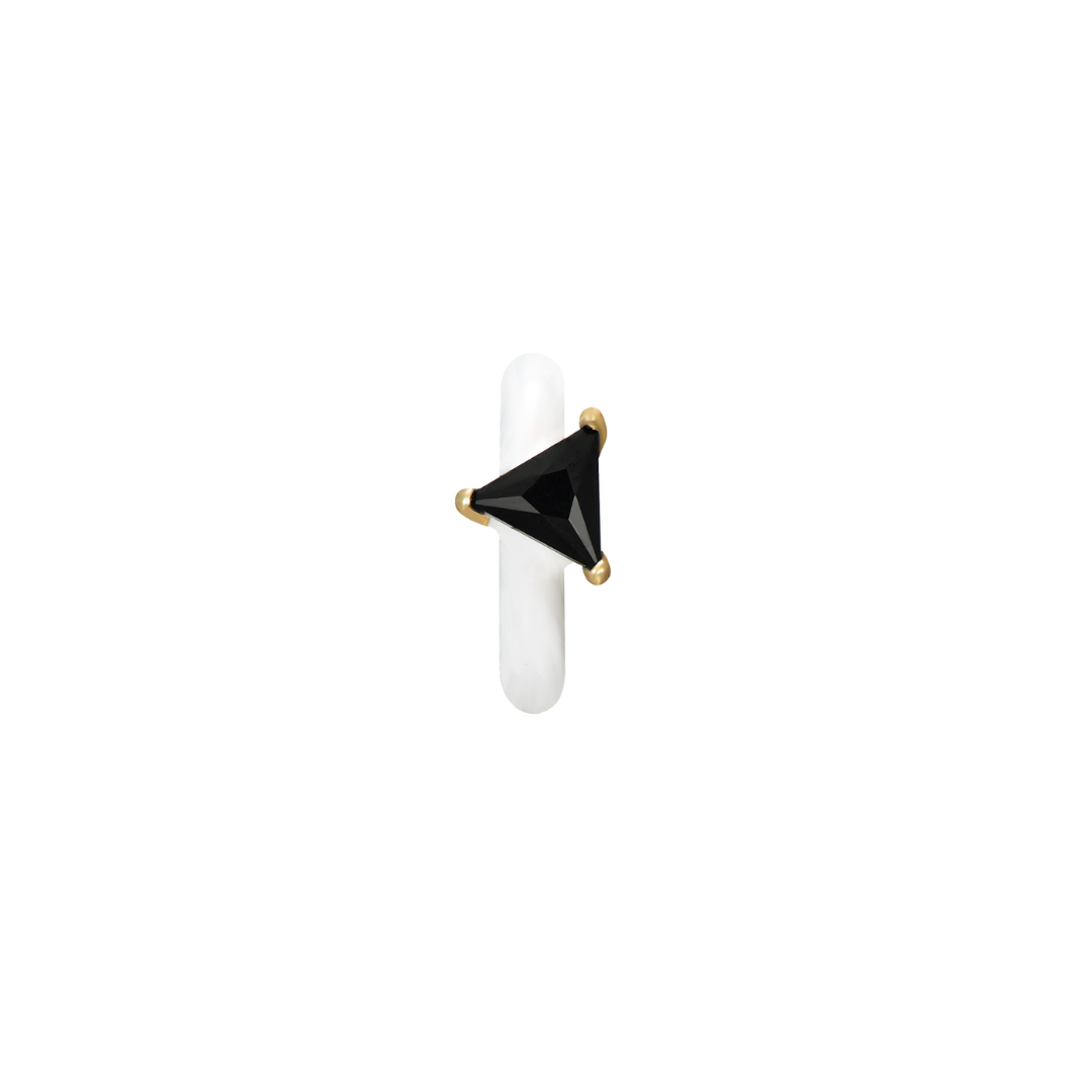 Bílý ear cuff s černým zirkonem
