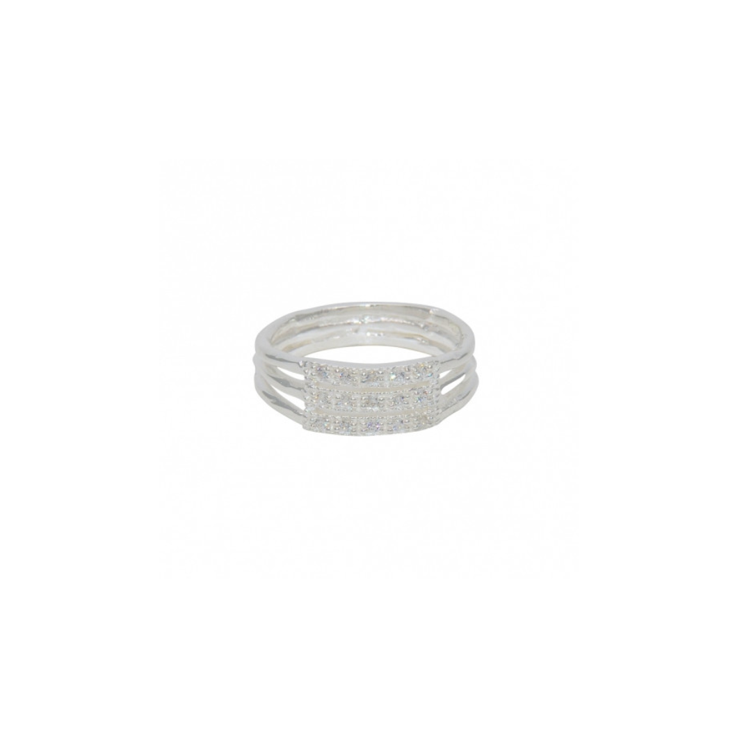 Stříbrný prsten se zirkony