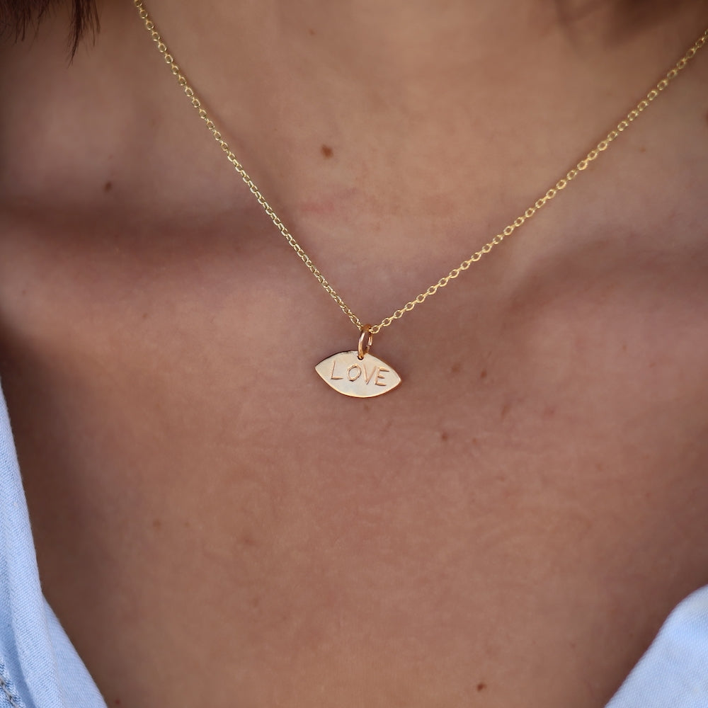 Zlatý náhrdelník s přívěskem "Lucky" & "Love"