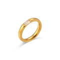 Pozlacený prsten s bílým zirkonem