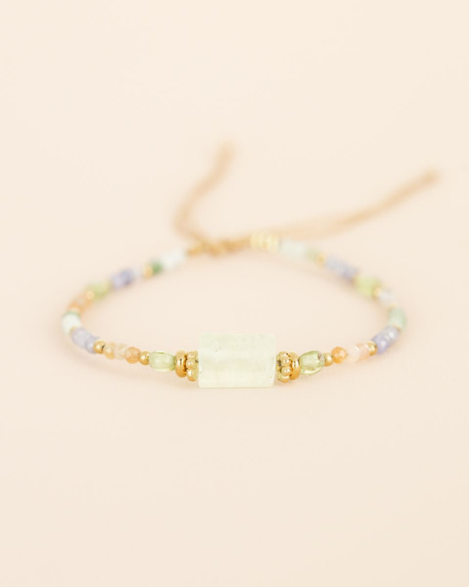 Bracelet mixed gemstones with one big prenite HT