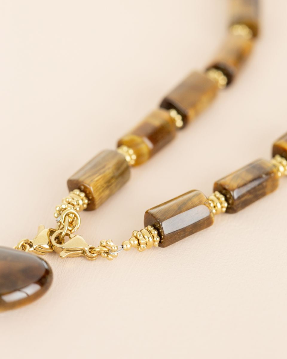 Neckless Tiger Eye large gems with Heart Pendant